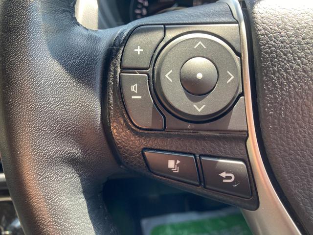 エスクァイア Ｇｉ　プレミアムパッケージ　ブラックテーラード　衝突軽減　盗難防止システム　３列　スマキー　ＬＥＤライト　キーフリー　オートクルーズコントロール　アイドリングストップ　横滑り防止機能　エアバッグ　オートエアコン　ＡＢＳ　ＥＴＣ　メモリーナビ　ナビ（10枚目）