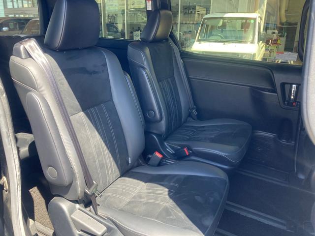 エスクァイア Ｇｉ　プレミアムパッケージ　ブラックテーラード　衝突軽減　盗難防止システム　３列　スマキー　ＬＥＤライト　キーフリー　オートクルーズコントロール　アイドリングストップ　横滑り防止機能　エアバッグ　オートエアコン　ＡＢＳ　ＥＴＣ　メモリーナビ　ナビ（34枚目）
