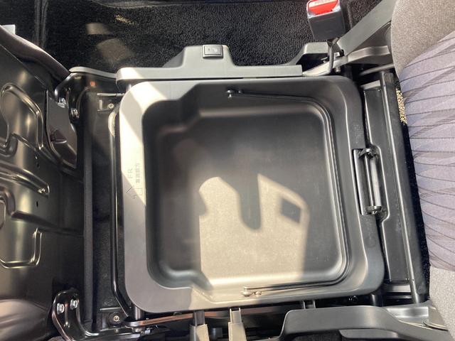 ソリオ ハイブリッドＭＺ　３６０度カメラ　Ｗ電動ドア　ヒーター　リアカメラ　アダクティブクルーズコントロール　車線逸脱　フルフラット　ＳＲＳ　サイドエアバック　ＰＳ　Ｃセンサー　ＡＢＳ　オートＬＥＤ　パワーウィンドウ　盗難防止（37枚目）