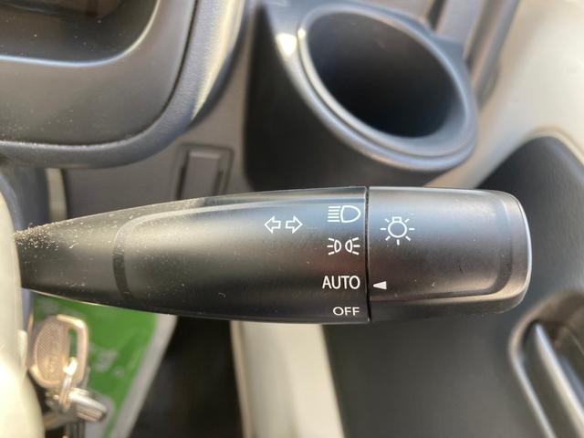 キャリイトラック ＫＣエアコン・パワステ　ＬＤＡ　ナビ＆ＴＶ　メモリーナビ　助手席エアバック　ＡＣ　運転席エアバック　パワステ　横滑防止　ＡＢＳ　ワンセグＴＶ　踏み間違い防止（11枚目）