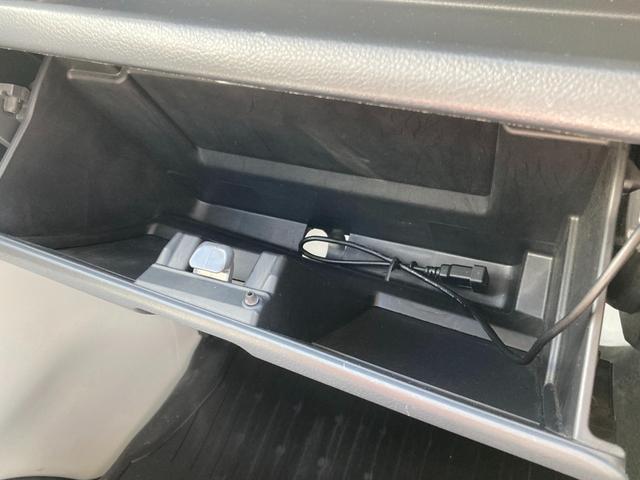 キャリイトラック ＫＣエアコン・パワステ　ＬＤＡ　ナビ＆ＴＶ　メモリーナビ　助手席エアバック　ＡＣ　運転席エアバック　パワステ　横滑防止　ＡＢＳ　ワンセグＴＶ　踏み間違い防止（22枚目）