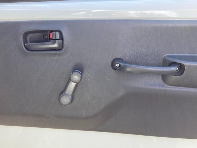 キャリイトラック ＫＣエアコン・パワステ　ＬＤＡ　ナビ＆ＴＶ　メモリーナビ　助手席エアバック　ＡＣ　運転席エアバック　パワステ　横滑防止　ＡＢＳ　ワンセグＴＶ　踏み間違い防止（24枚目）