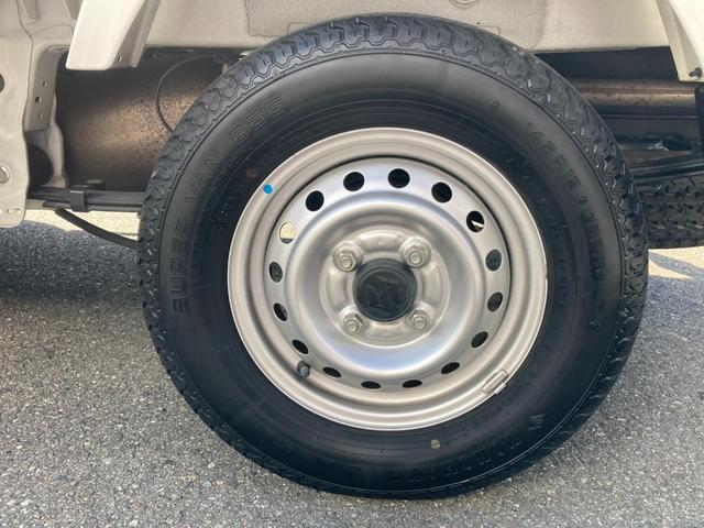 キャリイトラック ＫＣエアコン・パワステ　ＬＤＡ　ナビ＆ＴＶ　メモリーナビ　助手席エアバック　ＡＣ　運転席エアバック　パワステ　横滑防止　ＡＢＳ　ワンセグＴＶ　踏み間違い防止（37枚目）