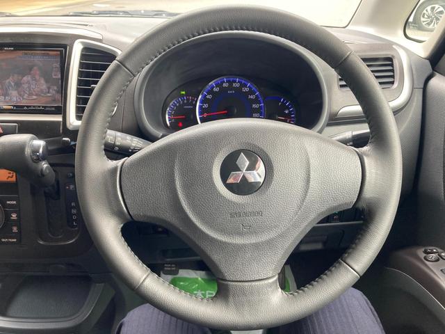 デリカＤ：２ Ｓ　左右自動ドア　スマキー　盗難警報装置　ナビＴＶ　助手席エアバック　ワンセグ　運転席エアバック　ＡＡＣ　パワーウィンドウ　パワーステアリング　寒冷地仕様　メモリーナビ　アルミホイール　キーレス　ＡＢＳ（9枚目）