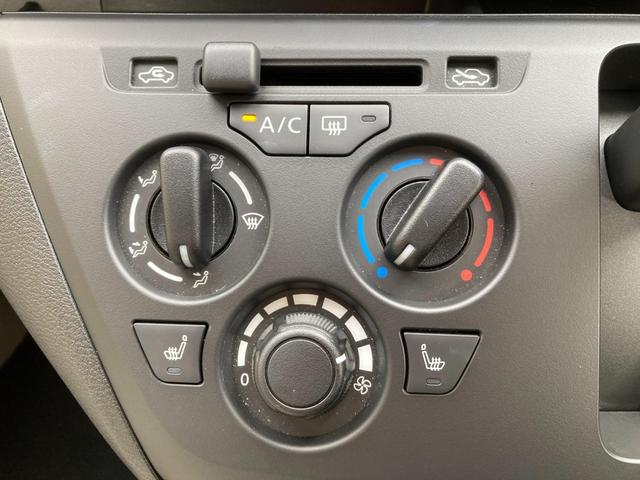 運転席回りの各種操作部となります。ご不明な装置などございましたらお気軽にお尋ねください。