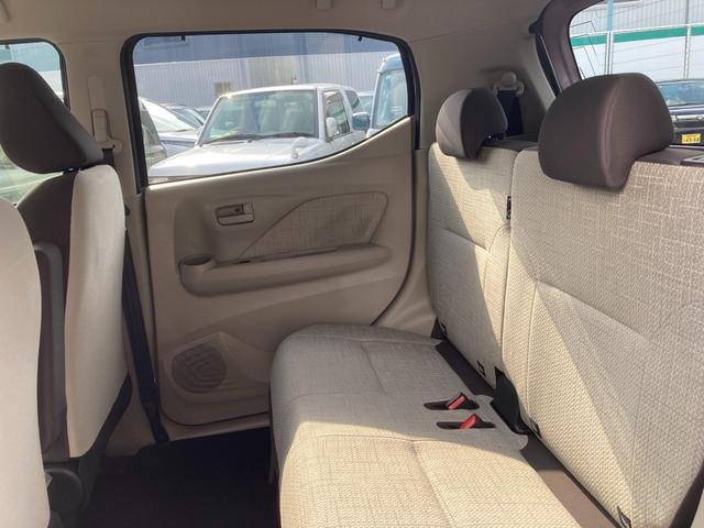 チャイルドシートのヘタリやペットの臭いなど評価証や画像では確認出来ない箇所はお気軽にお尋ね下さいませ。