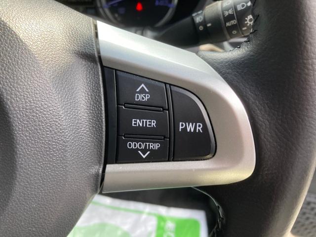 運転席回りの各種操作部となります。ご不明な装置などございましたらお気軽にお尋ねください。