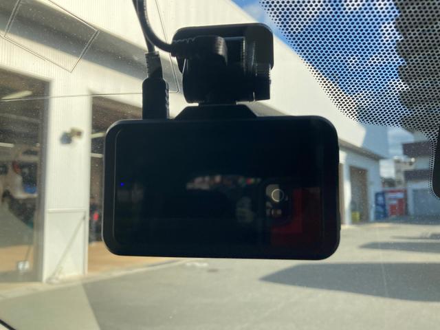 ｅＫクロス Ｍ　車線逸脱警報装置　ＥＴＣ付き　横滑り防止装置　キーレスキー　エアコン　パワーウィンドウ　衝突軽減装置　フルセグＴＶ　前席シートヒーター　コーナーセンサー　ベンチシート　メモリーナビ　ＡＢＳ（21枚目）