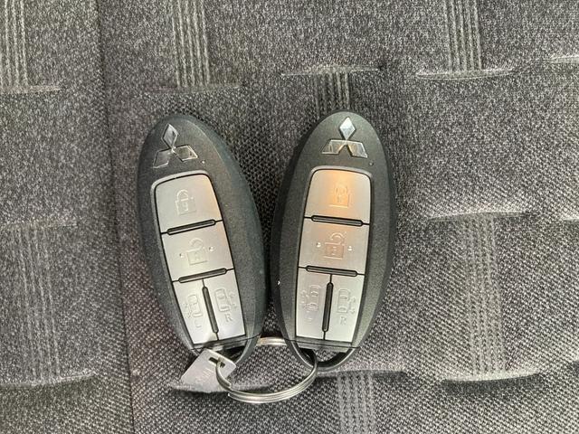 デリカミニ Ｔ　プレミアム　衝突軽減装置　ターボエンジン　オートハイビーム　ドラレコ　ＬＫＡ　寒冷地　パワステ　フルタイム４ＷＤ　エアバッグ　ＬＥＤヘッド　ＥＳＣ　インテリキー　キーフリー　アルミホイール　ルーフレール　ＡＢＳ（32枚目）