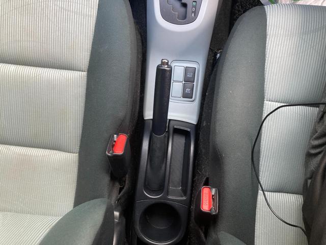 アクア Ｓ　ＢＬＵＥＴＯＯＴＨ　キーレスエントリ　ドラレコ付　フルセグ地デジ　ナビ＆ＴＶ　オートエアコン　デュアルエアバック　ＥＳＣ　Ｂカメラ　パワーウィンドウ　ＳＲＳ　パワーステアリング　ＡＢＳ　メモリーナビ（28枚目）