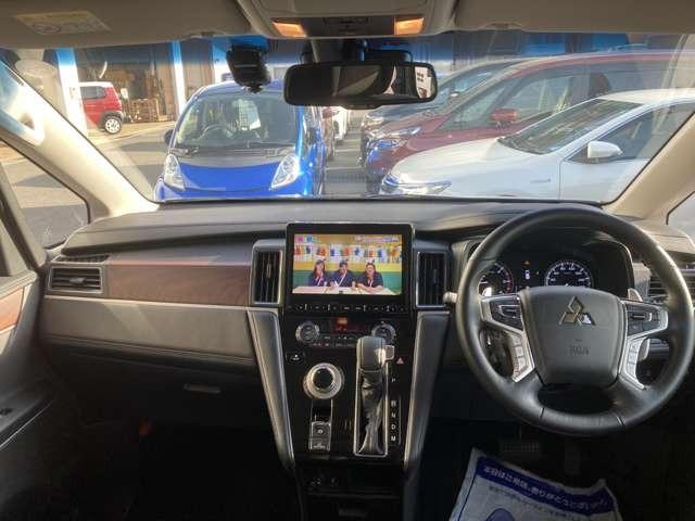 �C���p�l�̊g��摜�Ȃǂs�d�k�܂��̓��[���ɂĒǉ��摜�ȂǁA���\���o�������܂��B