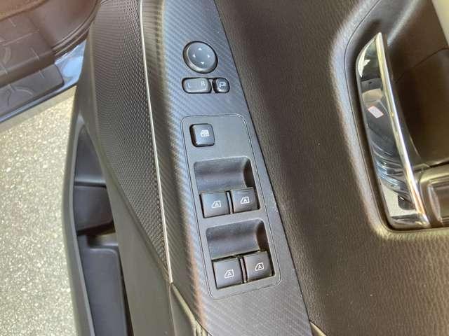 �p���[�E�B���h�E�̑��암�ł��B�������ȃs�A�m�u���b�N���ɂȂ��Ă��܂�