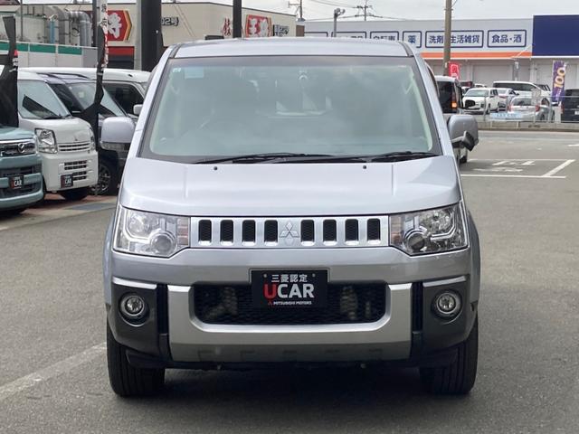 デリカＤ：５ Ｄ　パワーパッケージ　両面パワスライドドア　スマートキーＰスタート　寒冷地　シートヒータ　キーレスエントリー　ドラレコ付き　パワーウインドウ　盗難防止　ＡＷＤ　３列シート　ＡＢＳ　ウォークスルー　メモリーナビ　ＡＣ　ターボ（3枚目）