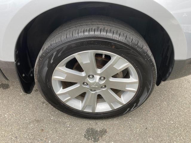 デリカＤ：５ Ｄ　パワーパッケージ　両面パワスライドドア　スマートキーＰスタート　寒冷地　シートヒータ　キーレスエントリー　ドラレコ付き　パワーウインドウ　盗難防止　ＡＷＤ　３列シート　ＡＢＳ　ウォークスルー　メモリーナビ　ＡＣ　ターボ（13枚目）