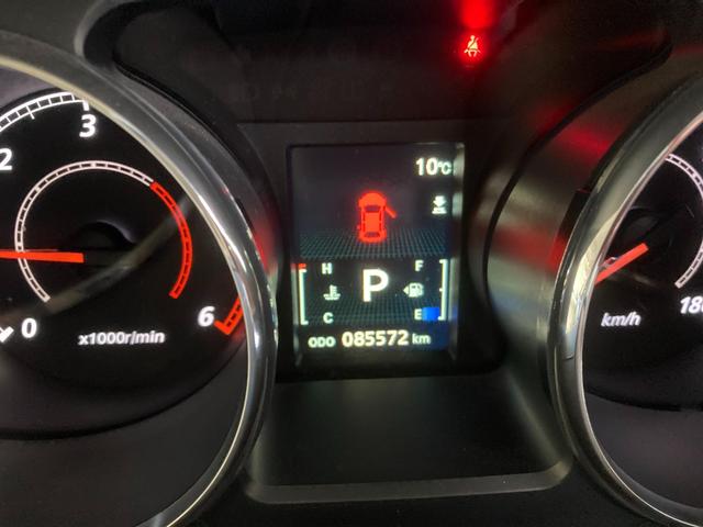 デリカＤ：５ Ｄ　パワーパッケージ　両面パワスライドドア　スマートキーＰスタート　寒冷地　シートヒータ　キーレスエントリー　ドラレコ付き　パワーウインドウ　盗難防止　ＡＷＤ　３列シート　ＡＢＳ　ウォークスルー　メモリーナビ　ＡＣ　ターボ（29枚目）