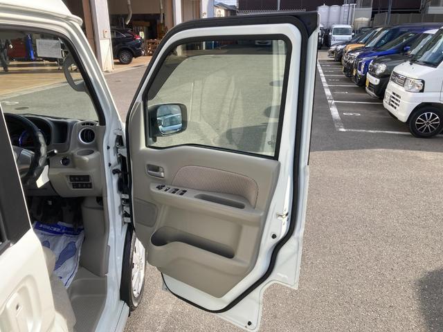 �p���[�E�B���h�E�̑��암�ł��B�������ȃs�A�m�u���b�N���ɂȂ��Ă��܂��B