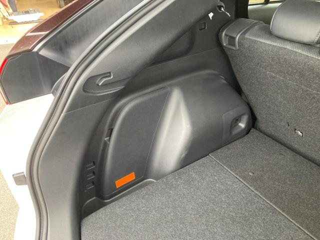 エクリプスクロスＰＨＥＶ Ｐ　スマ－トキ－　地デジＴＶ　衝突軽減ブレーキシステム　Ｒカメラ　ＬＥＤ　寒冷地　アイドリングストップ　ＥＴＣ　パワーシート　１００Ｖ　クリアランスソナー　盗難防止システム　フロントカメラ　Ｗエアバッグ（14枚目）