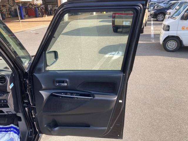 �p���[�E�B���h�E�̑��암�ł��B�������ȃs�A�m�u���b�N���ɂȂ��Ă��܂��B