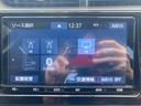 Ｓスタイルブラック　車線逸脱アラート　ＥＣＯモード　バックモニタ－　地デジフルセグ　ナビＴＶ　イモビライザー　スマートキープッシュスタート　アルミホイール　ＥＴＣ付き　Ｗエアバッグ　キーフリ　メモリーナビゲーション　ＰＳ（22枚目）