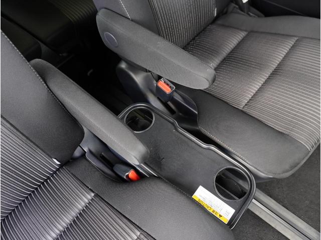 ヴォクシー ＺＳ　煌ＩＩ　スマートキー・プッシュスタート　バックガイドモニター　セキュリティアラーム　両側パワスラドア　Ｐセンサー　車線逸脱　ハイビームアシスト　ＥＴＣ車載器　地デジテレビ　ＶＳＣ　ＬＥＤライト　ＡＣ　パワステ（35枚目）