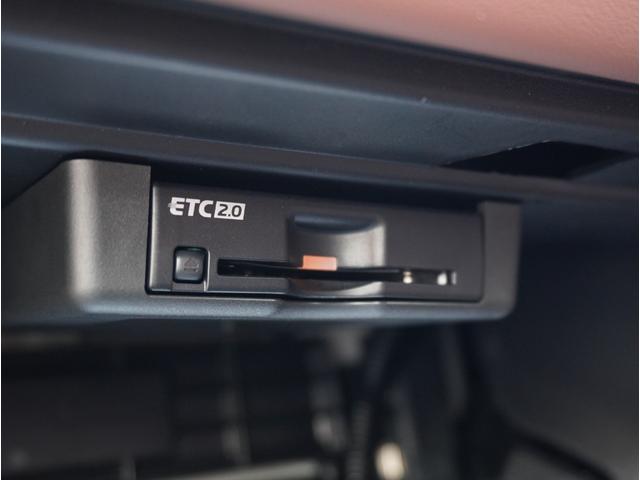 アウトランダーＰＨＥＶ Ｐエグゼクティブパッケージ　横滑り防止　１００Ｖ　黒革シート　ＥＴＣ車載器　フルセグＴＶ　シートヒーター　パワーシート　ＬＥＤヘッドライト　メモリーナビ　ＡＢＳ　Ｂカメ　アルミ　キーレス　スマートキー　エアバッグ　フロントカメラ（7枚目）