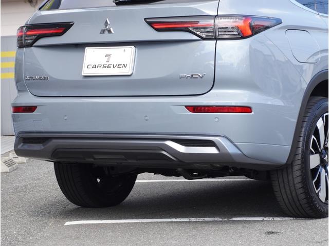 アウトランダーＰＨＥＶ Ｐエグゼクティブパッケージ　横滑り防止　１００Ｖ　黒革シート　ＥＴＣ車載器　フルセグＴＶ　シートヒーター　パワーシート　ＬＥＤヘッドライト　メモリーナビ　ＡＢＳ　Ｂカメ　アルミ　キーレス　スマートキー　エアバッグ　フロントカメラ（18枚目）