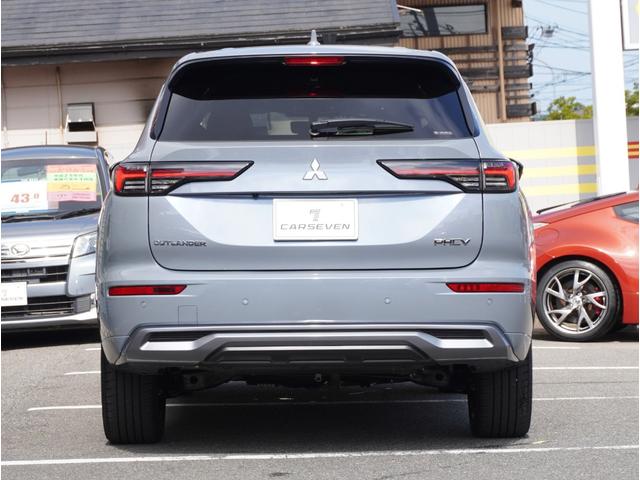 アウトランダーＰＨＥＶ Ｐエグゼクティブパッケージ　横滑り防止　１００Ｖ　黒革シート　ＥＴＣ車載器　フルセグＴＶ　シートヒーター　パワーシート　ＬＥＤヘッドライト　メモリーナビ　ＡＢＳ　Ｂカメ　アルミ　キーレス　スマートキー　エアバッグ　フロントカメラ（28枚目）