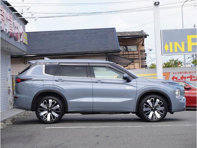アウトランダーＰＨＥＶ Ｐエグゼクティブパッケージ　横滑り防止　１００Ｖ　黒革シート　ＥＴＣ車載器　フルセグＴＶ　シートヒーター　パワーシート　ＬＥＤヘッドライト　メモリーナビ　ＡＢＳ　Ｂカメ　アルミ　キーレス　スマートキー　エアバッグ　フロントカメラ（32枚目）