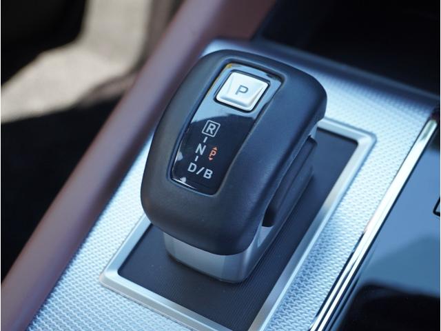 アウトランダーＰＨＥＶ Ｐエグゼクティブパッケージ　横滑り防止　１００Ｖ　黒革シート　ＥＴＣ車載器　フルセグＴＶ　シートヒーター　パワーシート　ＬＥＤヘッドライト　メモリーナビ　ＡＢＳ　Ｂカメ　アルミ　キーレス　スマートキー　エアバッグ　フロントカメラ（64枚目）