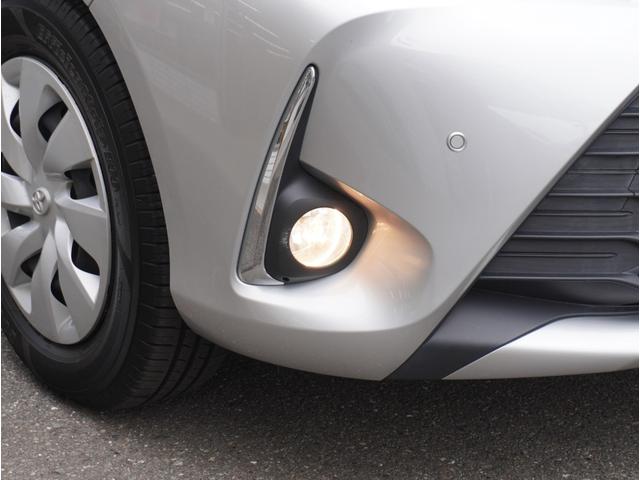 ヴィッツ Ｆ　セーフティーエディションＩＩＩ　イモビライザー　車線逸脱　衝突被害軽減ブレーキ　パワーウィンドウ　ナビＴＶ　ドライブレコーダー　エアバッグ　横滑り防止装置　パワステ　エアコン　クリアランスソナー　メモリナビ　インテリキー　ワンセグ（14枚目）