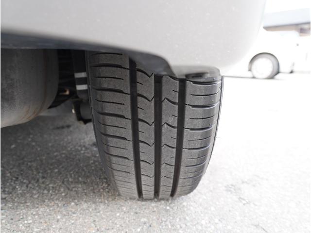ヴィッツ Ｆ　セーフティーエディションＩＩＩ　イモビライザー　車線逸脱　衝突被害軽減ブレーキ　パワーウィンドウ　ナビＴＶ　ドライブレコーダー　エアバッグ　横滑り防止装置　パワステ　エアコン　クリアランスソナー　メモリナビ　インテリキー　ワンセグ（24枚目）