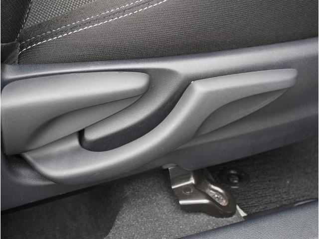 ヴィッツ Ｆ　セーフティーエディションＩＩＩ　イモビライザー　車線逸脱　衝突被害軽減ブレーキ　パワーウィンドウ　ナビＴＶ　ドライブレコーダー　エアバッグ　横滑り防止装置　パワステ　エアコン　クリアランスソナー　メモリナビ　インテリキー　ワンセグ（34枚目）