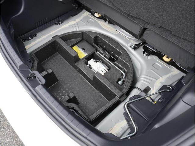 ヴィッツ Ｆ　セーフティーエディションＩＩＩ　イモビライザー　車線逸脱　衝突被害軽減ブレーキ　パワーウィンドウ　ナビＴＶ　ドライブレコーダー　エアバッグ　横滑り防止装置　パワステ　エアコン　クリアランスソナー　メモリナビ　インテリキー　ワンセグ（42枚目）