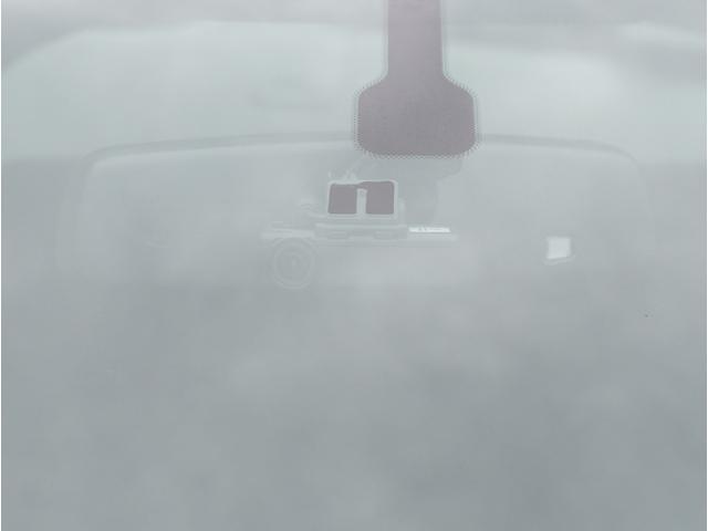 ジューク ニスモ 切替4WD サイドエアバック キーフリー 横滑り防止システム 寒冷地仕様 スマートキー オートエアコン アルミ ETC車載器 ターボ パワーウィンドウ ABS エアバッグ パワーステアリング TV(14枚目)