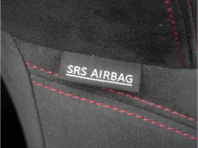 ジューク ニスモ 切替4WD サイドエアバック キーフリー 横滑り防止システム 寒冷地仕様 スマートキー オートエアコン アルミ ETC車載器 ターボ パワーウィンドウ ABS エアバッグ パワーステアリング TV(31枚目)