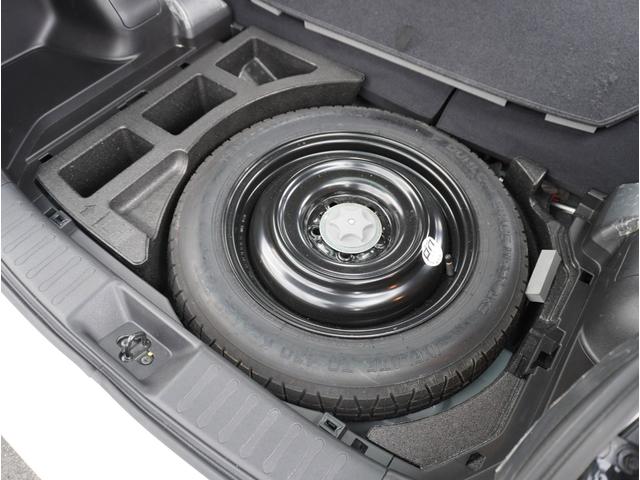 ジューク ニスモ 切替4WD サイドエアバック キーフリー 横滑り防止システム 寒冷地仕様 スマートキー オートエアコン アルミ ETC車載器 ターボ パワーウィンドウ ABS エアバッグ パワーステアリング TV(40枚目)