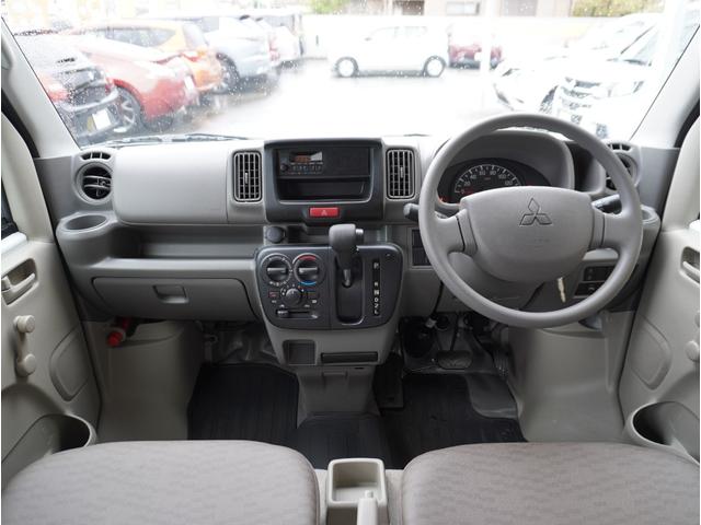 ミニキャブバン Ｅ　両側手動スライドドア　パーキングセンサー　パワステ　マニュアルエアコン　ＥＳＣ　運転席エアバッグ　助手席エアバッグ　アイドリングストップ　ＡＢＳ（4枚目）