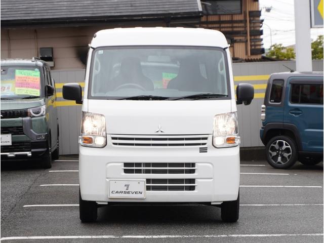 ミニキャブバン Ｅ　両側手動スライドドア　パーキングセンサー　パワステ　マニュアルエアコン　ＥＳＣ　運転席エアバッグ　助手席エアバッグ　アイドリングストップ　ＡＢＳ（7枚目）