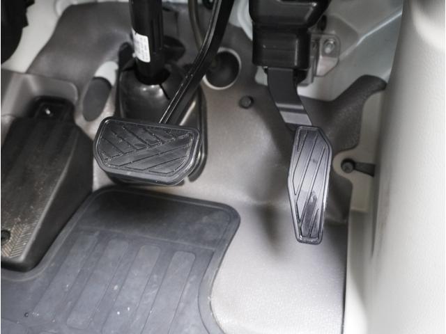 ミニキャブバン Ｅ　両側手動スライドドア　パーキングセンサー　パワステ　マニュアルエアコン　ＥＳＣ　運転席エアバッグ　助手席エアバッグ　アイドリングストップ　ＡＢＳ（24枚目）