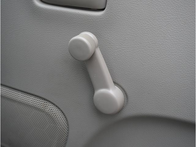 ミニキャブバン Ｅ　両側手動スライドドア　パーキングセンサー　パワステ　マニュアルエアコン　ＥＳＣ　運転席エアバッグ　助手席エアバッグ　アイドリングストップ　ＡＢＳ（38枚目）