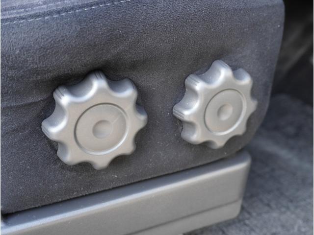 パジェロ ショート　ＶＲ－Ｉ　パワーステアリング　キーレスキー　パワーウィンドウ　フルセグＴＶ　バックモニター　エアコン　Ｗエアバッグ　ＡＢＳ　ＴＶ　アルミホイール　寒冷地仕様　エアバック　切替４ＷＤ　横滑防止（31枚目）