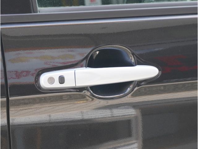 ルーミー G-T LDA オートマチックハイビーム フルフラット Bカメラ LEDライト TV 両側自動ドア オートエアコン イモビライザー スマートキー 横滑り防止 A-STOP 地デジTV ETC付き エアB PS(18枚目)