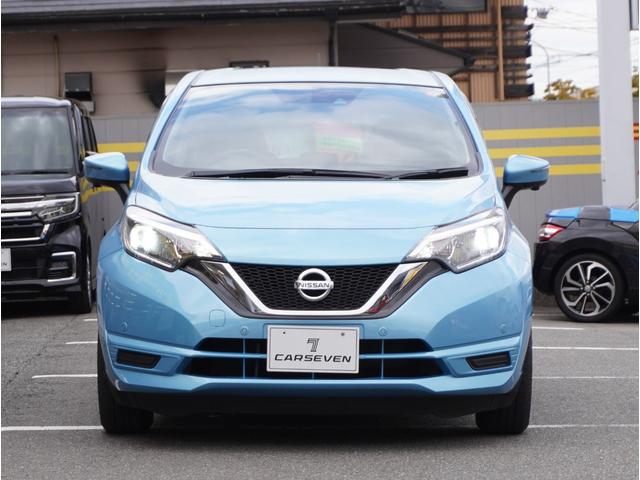 ノート Ｘ　レーダーブレーキサポート　スマトキー　セキュリティーアラーム　キーレス　運転席助手席エアバッグ　ナビＴＶ　横滑防止　エアコン　パワーウィンドウ　パワーステアリング　レーンアシスト　ＡＢＳ　メモリーナビ（9枚目）