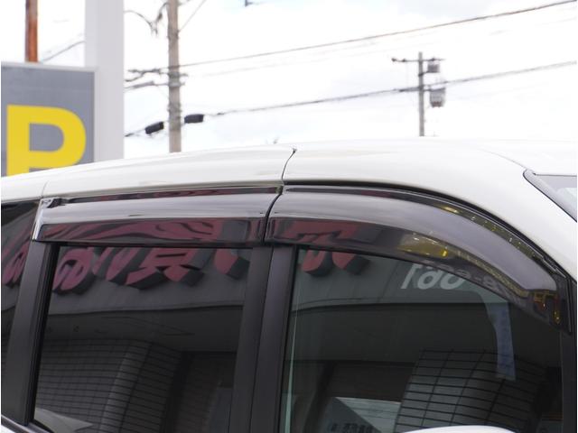 ノア Ｓｉ　ダブルバイビー　車線逸脱　クルーズＣ　ブレーキサポート　エアコン　ウォークスルー　ＡＵＸ　ＬＥＤライト　ナビ＆ＴＶ　横滑防止装置　アルミホイール　パワーウインドウ　フルセグ　盗難防止　ＡＨＢ　ＤＶＤ再生可　ＥＴＣ（18枚目）