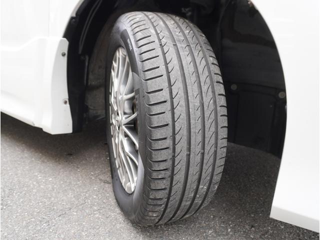 ノア Ｓｉ　ダブルバイビー　車線逸脱　クルーズＣ　ブレーキサポート　エアコン　ウォークスルー　ＡＵＸ　ＬＥＤライト　ナビ＆ＴＶ　横滑防止装置　アルミホイール　パワーウインドウ　フルセグ　盗難防止　ＡＨＢ　ＤＶＤ再生可　ＥＴＣ（21枚目）