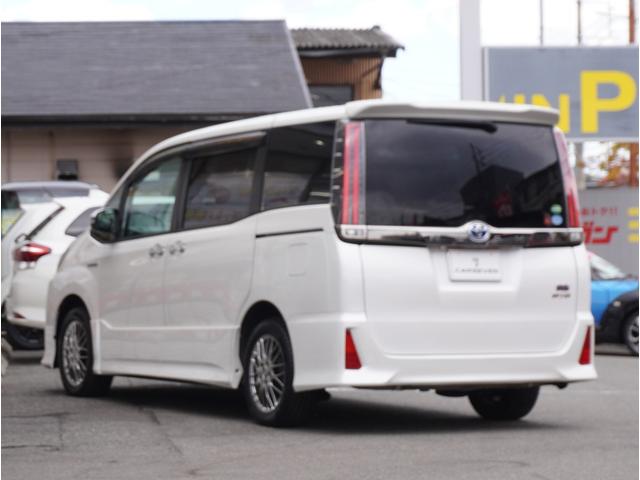 ノア Ｓｉ　ダブルバイビー　車線逸脱　クルーズＣ　ブレーキサポート　エアコン　ウォークスルー　ＡＵＸ　ＬＥＤライト　ナビ＆ＴＶ　横滑防止装置　アルミホイール　パワーウインドウ　フルセグ　盗難防止　ＡＨＢ　ＤＶＤ再生可　ＥＴＣ（25枚目）