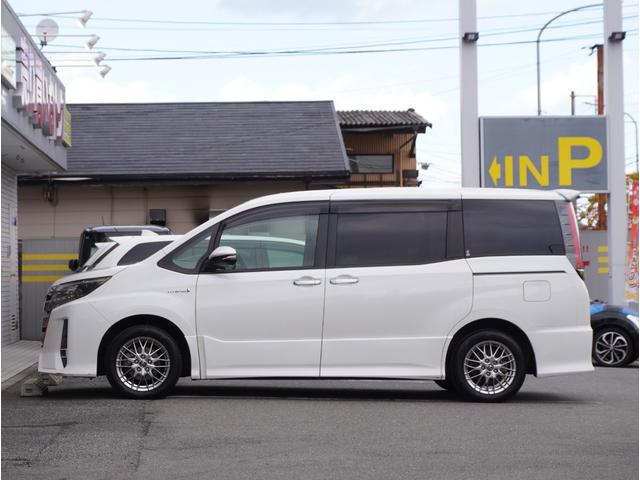 ノア Ｓｉ　ダブルバイビー　車線逸脱　クルーズＣ　ブレーキサポート　エアコン　ウォークスルー　ＡＵＸ　ＬＥＤライト　ナビ＆ＴＶ　横滑防止装置　アルミホイール　パワーウインドウ　フルセグ　盗難防止　ＡＨＢ　ＤＶＤ再生可　ＥＴＣ（28枚目）