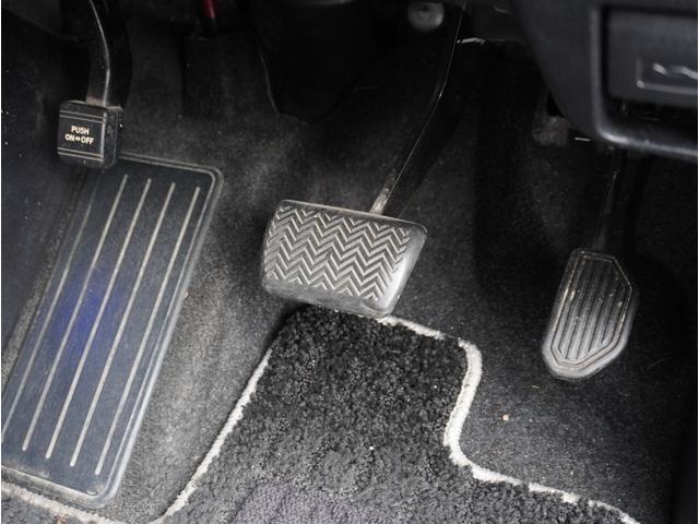 ノア Ｓｉ　ダブルバイビー　車線逸脱　クルーズＣ　ブレーキサポート　エアコン　ウォークスルー　ＡＵＸ　ＬＥＤライト　ナビ＆ＴＶ　横滑防止装置　アルミホイール　パワーウインドウ　フルセグ　盗難防止　ＡＨＢ　ＤＶＤ再生可　ＥＴＣ（31枚目）