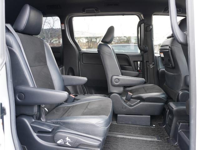 ノア Ｓｉ　ダブルバイビー　車線逸脱　クルーズＣ　ブレーキサポート　エアコン　ウォークスルー　ＡＵＸ　ＬＥＤライト　ナビ＆ＴＶ　横滑防止装置　アルミホイール　パワーウインドウ　フルセグ　盗難防止　ＡＨＢ　ＤＶＤ再生可　ＥＴＣ（35枚目）