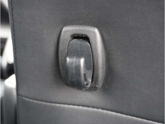 ノア Ｓｉ　ダブルバイビー　車線逸脱　クルーズＣ　ブレーキサポート　エアコン　ウォークスルー　ＡＵＸ　ＬＥＤライト　ナビ＆ＴＶ　横滑防止装置　アルミホイール　パワーウインドウ　フルセグ　盗難防止　ＡＨＢ　ＤＶＤ再生可　ＥＴＣ（39枚目）